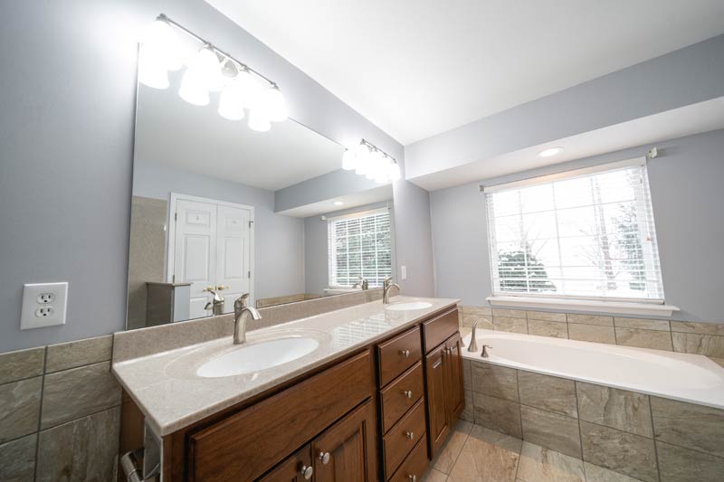 Bathroom remodeler Defiance, MO